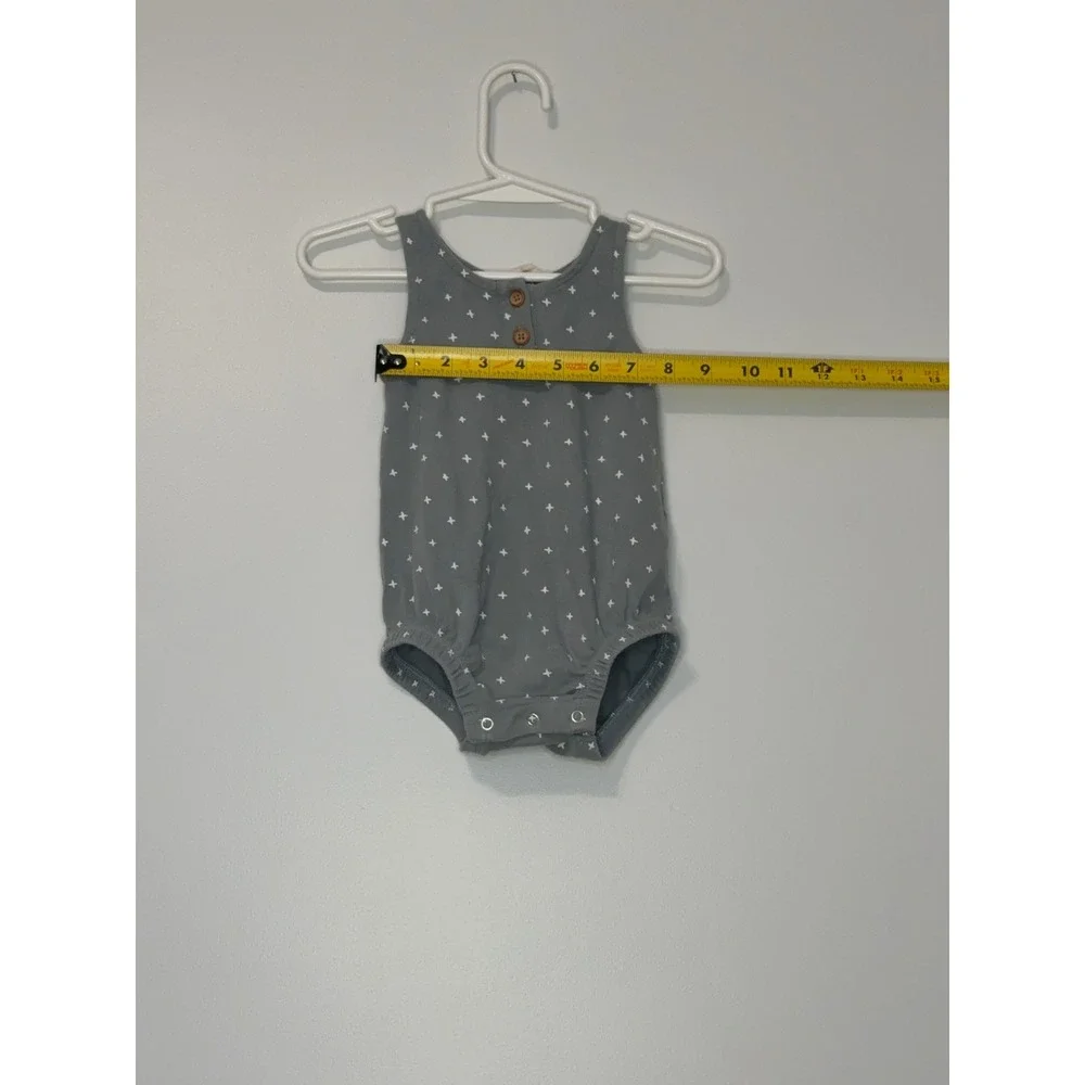 Quincy Mae Cross Print Sleeveless Romper Grey 6-12M [Good Used]